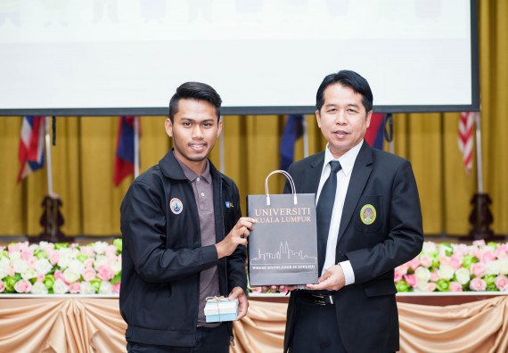 ภาพกิจกรรม คณะวิทยาศาสตร์และเทคโนโลยี เข้าร่วม โครงการ ASEAN Leadership 2017