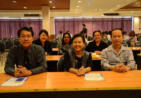 ภาพกิจกรรม นักศึกษาคณะวิทยาศาสตร์และเทคโนโลยี เข้าร่วมโครการแสดงเจตจำนงการบริการงานด้วยความซื่อสัตย์สุจริต