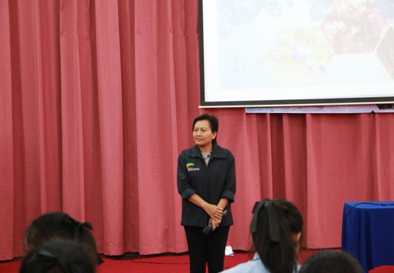 ภาพกิจกรรม โปรแกรมวิชาวิทยาศาสตร์สิ่งแวดล้อม จัดโครงการเยาวชนรักษ์สิ่งแวดล้อม กิจกรรมอบรมเชิงปฏิบัติการ คุณภาพน้ำและระบบนิเวศสิ่งแวดล้อม