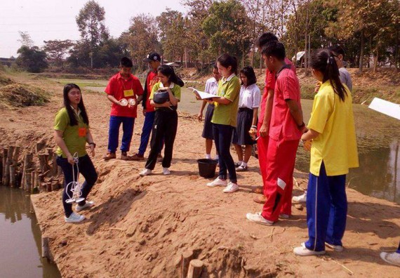 ภาพกิจกรรม โปรแกรมวิชาวิทยาศาสตร์สิ่งแวดล้อม จัดโครงการเยาวชนรักษ์สิ่งแวดล้อม กิจกรรมอบรมเชิงปฏิบัติการ คุณภาพน้ำและระบบนิเวศสิ่งแวดล้อม