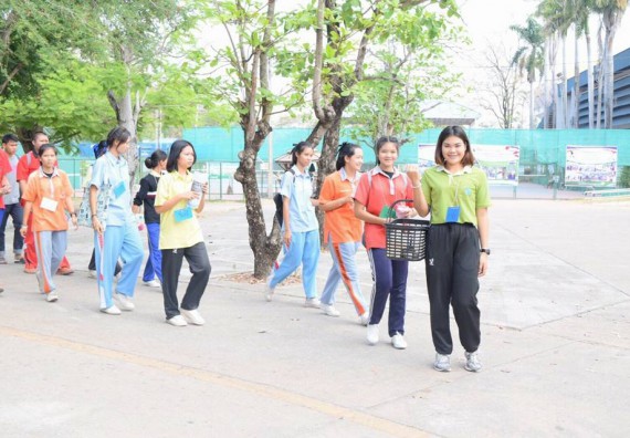 ภาพกิจกรรม โปรแกรมวิชาวิทยาศาสตร์สิ่งแวดล้อม จัดโครงการเยาวชนรักษ์สิ่งแวดล้อม กิจกรรมอบรมเชิงปฏิบัติการ คุณภาพน้ำและระบบนิเวศสิ่งแวดล้อม