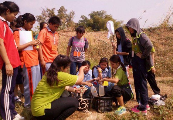 ภาพกิจกรรม โปรแกรมวิชาวิทยาศาสตร์สิ่งแวดล้อม จัดโครงการเยาวชนรักษ์สิ่งแวดล้อม กิจกรรมอบรมเชิงปฏิบัติการ คุณภาพน้ำและระบบนิเวศสิ่งแวดล้อม