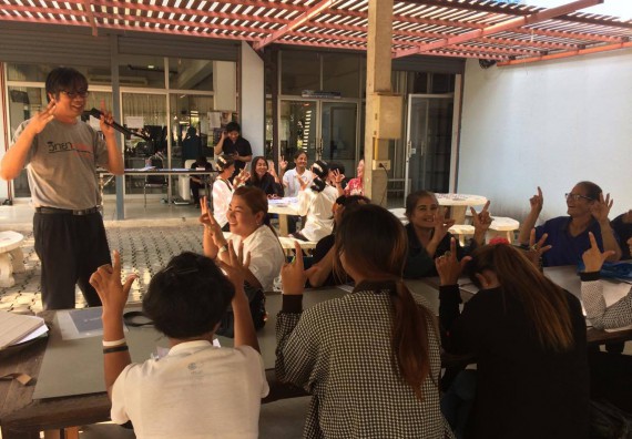 ภาพกิจกรรม ศูนย์ส่งเสริมและตรวจสอบการผลิตตามมาตรฐานความปลอดภัยทางอาหาร จัดการอบรมเชิงปฏิบัติการ เรื่อง การผลิตเครื่องสำอางโฮมเมดจากวัตถุดิบในครัวเรือน