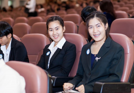 บุคลากรและนักศึกษาคณะวิทยาศาสตร์และเทคโนโลยี  เข้าร่วมงานพิธีมอบรางวัลยอดเยี่ยม ทุนการศึกษาบุคคลและองค์กรดีเด่นทางวิทยาศาสตร์ ประจำปีที่ 49 พ.ศ.2559 มูลนิธิศาสตราจารย์ ดร.แถบ  นีละนิธิ