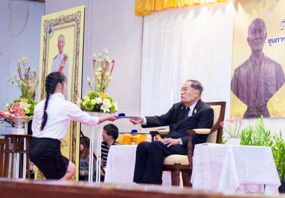 บุคลากรและนักศึกษาคณะวิทยาศาสตร์และเทคโนโลยี  เข้าร่วมงานพิธีมอบรางวัลยอดเยี่ยม ทุนการศึกษาบุคคลและองค์กรดีเด่นทางวิทยาศาสตร์ ประจำปีที่ 49 พ.ศ.2559 มูลนิธิศาสตราจารย์ ดร.แถบ  นีละนิธิ