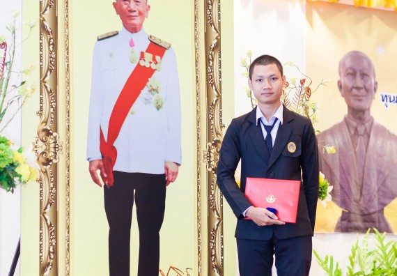 บุคลากรและนักศึกษาคณะวิทยาศาสตร์และเทคโนโลยี  เข้าร่วมงานพิธีมอบรางวัลยอดเยี่ยม ทุนการศึกษาบุคคลและองค์กรดีเด่นทางวิทยาศาสตร์ ประจำปีที่ 49 พ.ศ.2559 มูลนิธิศาสตราจารย์ ดร.แถบ  นีละนิธิ