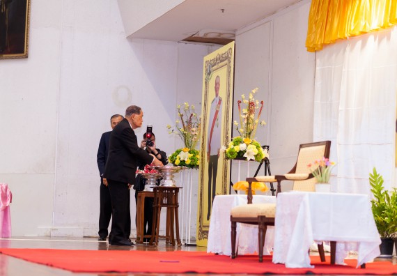 บุคลากรและนักศึกษาคณะวิทยาศาสตร์และเทคโนโลยี  เข้าร่วมงานพิธีมอบรางวัลยอดเยี่ยม ทุนการศึกษาบุคคลและองค์กรดีเด่นทางวิทยาศาสตร์ ประจำปีที่ 49 พ.ศ.2559 มูลนิธิศาสตราจารย์ ดร.แถบ  นีละนิธิ