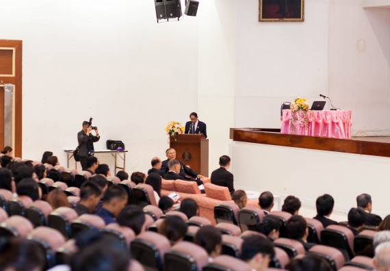 บุคลากรและนักศึกษาคณะวิทยาศาสตร์และเทคโนโลยี  เข้าร่วมงานพิธีมอบรางวัลยอดเยี่ยม ทุนการศึกษาบุคคลและองค์กรดีเด่นทางวิทยาศาสตร์ ประจำปีที่ 49 พ.ศ.2559 มูลนิธิศาสตราจารย์ ดร.แถบ  นีละนิธิ