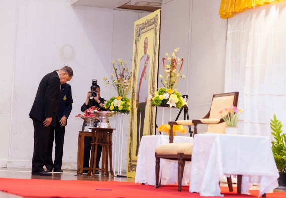 บุคลากรและนักศึกษาคณะวิทยาศาสตร์และเทคโนโลยี  เข้าร่วมงานพิธีมอบรางวัลยอดเยี่ยม ทุนการศึกษาบุคคลและองค์กรดีเด่นทางวิทยาศาสตร์ ประจำปีที่ 49 พ.ศ.2559 มูลนิธิศาสตราจารย์ ดร.แถบ  นีละนิธิ