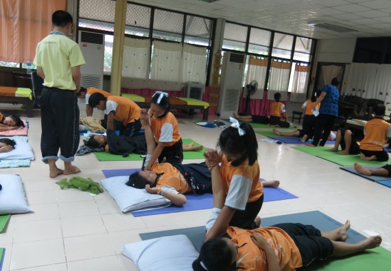 ภาพกิจกรรม โปรแกรมวิชาสาธารณสุขศาสตร์ จัดการอบรม เรื่อง การนวดตัวเพื่อสุขภาพ