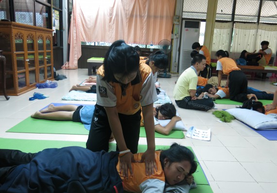 ภาพกิจกรรม โปรแกรมวิชาสาธารณสุขศาสตร์ จัดการอบรม เรื่อง การนวดตัวเพื่อสุขภาพ