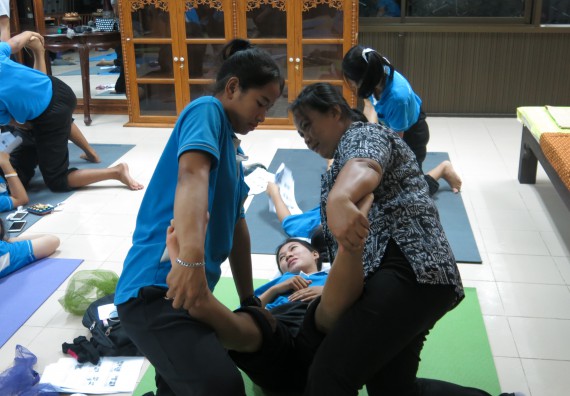 ภาพกิจกรรม โปรแกรมวิชาสาธารณสุขศาสตร์ จัดการอบรม เรื่อง การนวดตัวเพื่อสุขภาพ