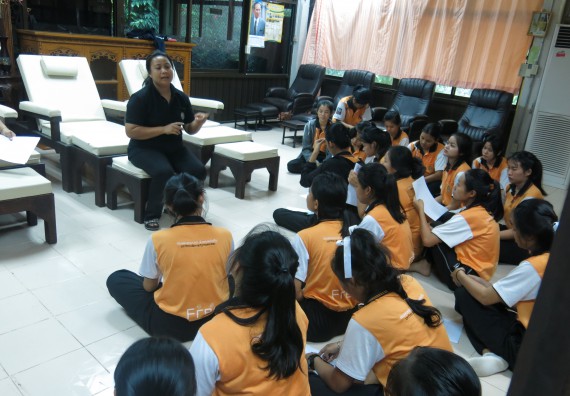 ภาพกิจกรรม โปรแกรมวิชาสาธารณสุขศาสตร์ จัดการอบรม เรื่อง การนวดตัวเพื่อสุขภาพ