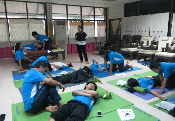 ภาพกิจกรรม โปรแกรมวิชาสาธารณสุขศาสตร์ จัดการอบรม เรื่อง การนวดตัวเพื่อสุขภาพ