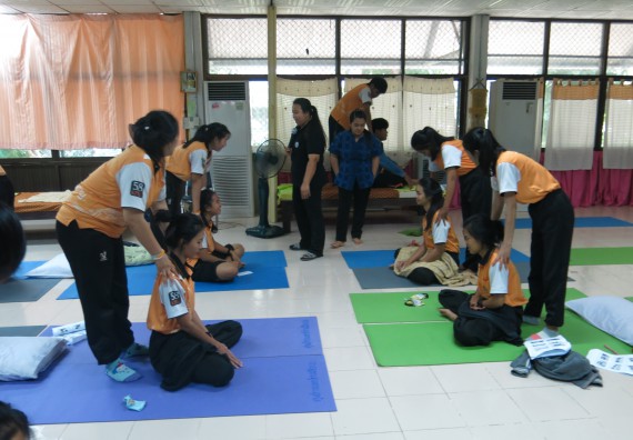 ภาพกิจกรรม โปรแกรมวิชาสาธารณสุขศาสตร์ จัดการอบรม เรื่อง การนวดตัวเพื่อสุขภาพ