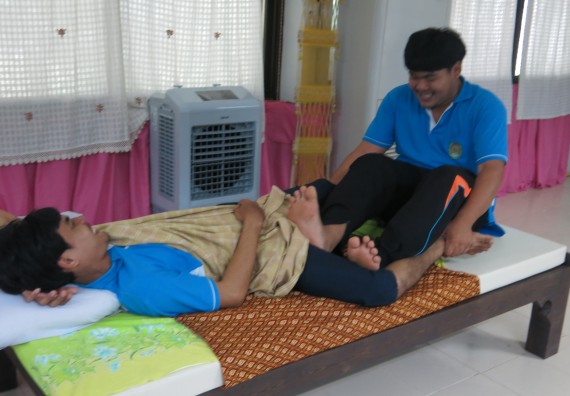 ภาพกิจกรรม โปรแกรมวิชาสาธารณสุขศาสตร์ จัดการอบรม เรื่อง การนวดตัวเพื่อสุขภาพ