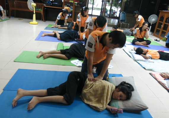 ภาพกิจกรรม โปรแกรมวิชาสาธารณสุขศาสตร์ จัดการอบรม เรื่อง การนวดตัวเพื่อสุขภาพ
