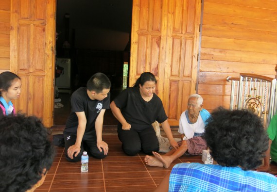 ภาพกิจกรรม ศูนย์บริการทางการแพทย์แผนไทยและการแพทย์ทางเลือก จัดการอบรมการดูแลตนเองด้วยการแพทย์ทางเลือก