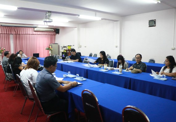 ภาพกิจกรรม คณะวิทยาศาสตร์และเทคโนโลยี จัดการประชุม เรื่อง การเก็บข้อมูลเพื่อรายงานผลตัวชี้วัดการทำรายงานความพึงพอใจผู้ใช้บัณฑิตและการปรับปรุงสื่อวีดีทัศน์แนะนำคณะฯ