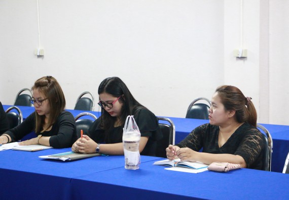 ภาพกิจกรรม คณะวิทยาศาสตร์และเทคโนโลยี จัดการอบรมเชิงปฏิบัติการ เรื่อง การเตรียมความพร้อมเพื่อเข้าสู่ตำแหน่งชำนาญการของพนักงานสายสนับสนุน