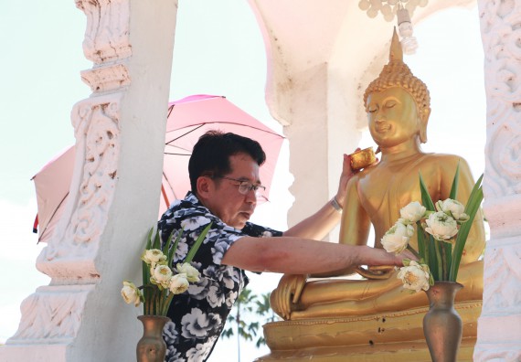 ภาพกิจกรรม คณะวิทยาศาสตร์และเทคโนโลยี เข้าร่วมกิจกรรมทำบุญปีใหม่ไทย