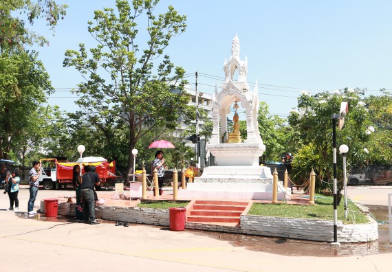 ภาพกิจกรรม คณะวิทยาศาสตร์และเทคโนโลยี เข้าร่วมกิจกรรมทำบุญปีใหม่ไทย