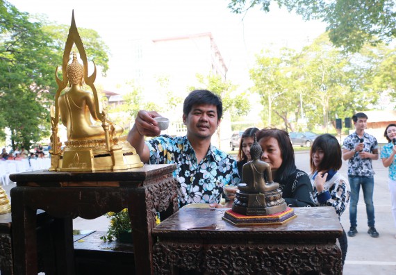 ภาพกิจกรรม คณะวิทยาศาสตร์และเทคโนโลยี เข้าร่วมกิจกรรมทำบุญปีใหม่ไทย