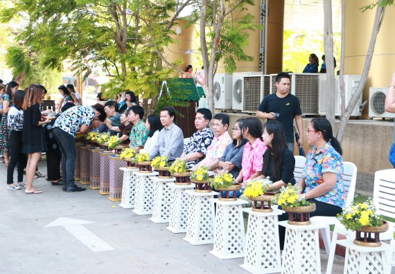 ภาพกิจกรรม คณะวิทยาศาสตร์และเทคโนโลยี เข้าร่วมกิจกรรมทำบุญปีใหม่ไทย