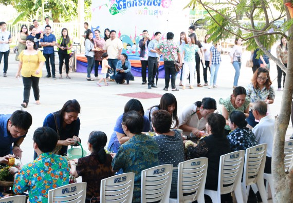 ภาพกิจกรรม คณะวิทยาศาสตร์และเทคโนโลยี เข้าร่วมกิจกรรมทำบุญปีใหม่ไทย