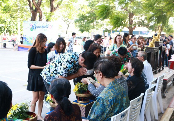 ภาพกิจกรรม คณะวิทยาศาสตร์และเทคโนโลยี เข้าร่วมกิจกรรมทำบุญปีใหม่ไทย