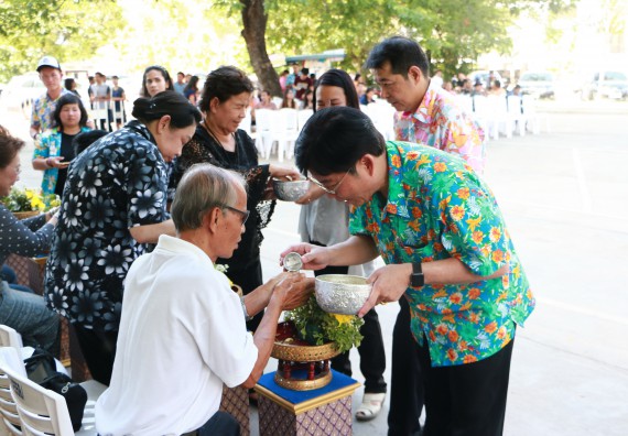 ภาพกิจกรรม คณะวิทยาศาสตร์และเทคโนโลยี เข้าร่วมกิจกรรมทำบุญปีใหม่ไทย
