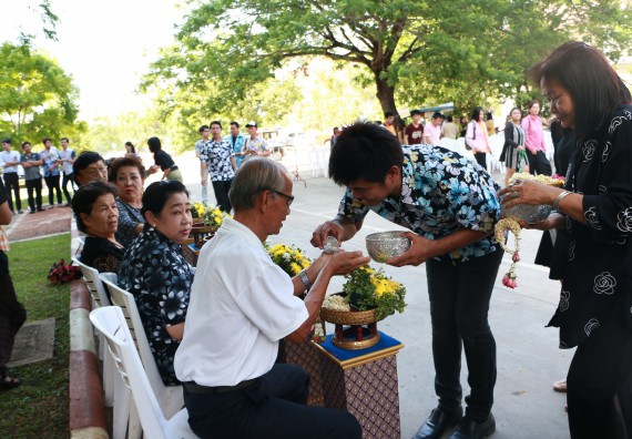 ภาพกิจกรรม คณะวิทยาศาสตร์และเทคโนโลยี เข้าร่วมกิจกรรมทำบุญปีใหม่ไทย