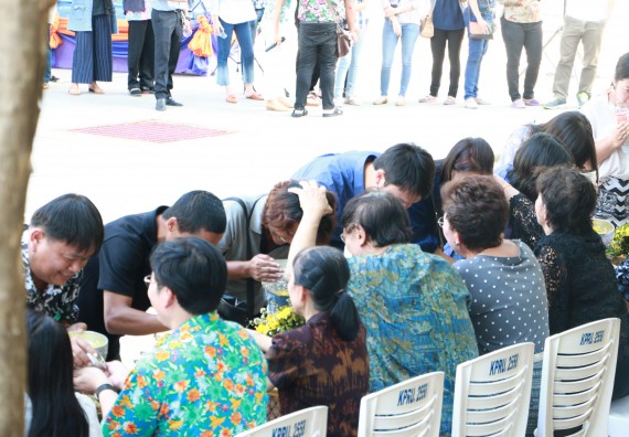 ภาพกิจกรรม คณะวิทยาศาสตร์และเทคโนโลยี เข้าร่วมกิจกรรมทำบุญปีใหม่ไทย