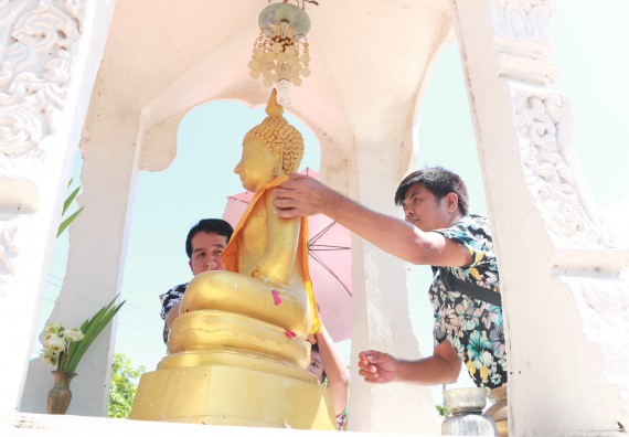 ภาพกิจกรรม คณะวิทยาศาสตร์และเทคโนโลยี เข้าร่วมกิจกรรมทำบุญปีใหม่ไทย