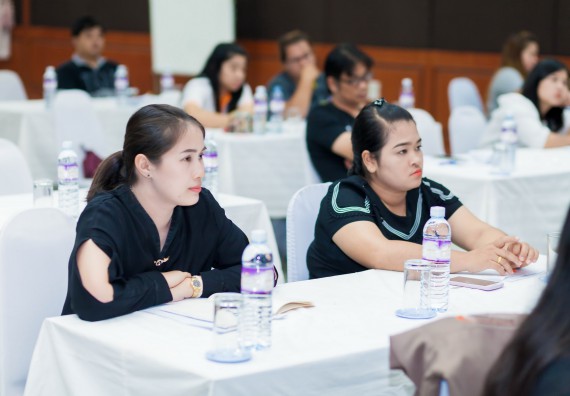 ภาพกิจกรรม คณะวิทยาศาสตร์และเทคโนโลยี จัดโครงการอบรมเชิงปฏิบัติการ การพัฒนาบุคลากรเข้าสู่ตำแหน่งทางวิชาการ ตำแหน่งที่สูงขึ้น