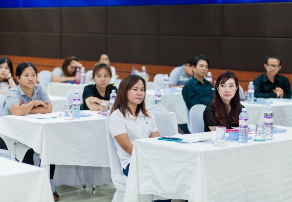 ภาพกิจกรรม คณะวิทยาศาสตร์และเทคโนโลยี จัดโครงการอบรมเชิงปฏิบัติการ การพัฒนาบุคลากรเข้าสู่ตำแหน่งทางวิชาการ ตำแหน่งที่สูงขึ้น