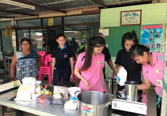 ภาพกิจกรรม โปรแกรมวิชาวิทยาศาสตร์และเทคโนโลยีการอาหาร จัดการอบรมเชิงปฏิบัติการเพื่อถ่ายทอดผลงานวิจัยสู่การพัฒนาชุมชน
