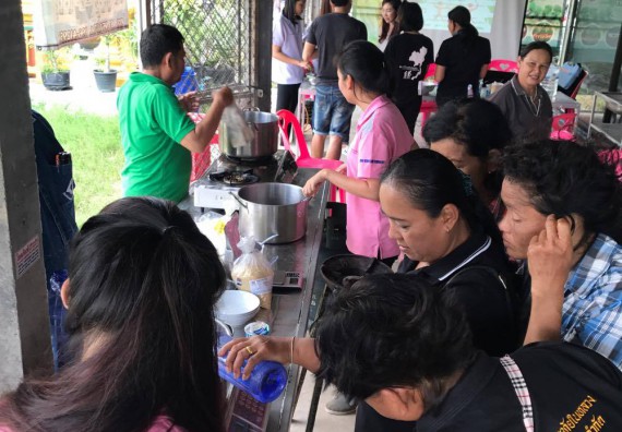 ภาพกิจกรรม โปรแกรมวิชาวิทยาศาสตร์และเทคโนโลยีการอาหาร จัดการอบรมเชิงปฏิบัติการเพื่อถ่ายทอดผลงานวิจัยสู่การพัฒนาชุมชน