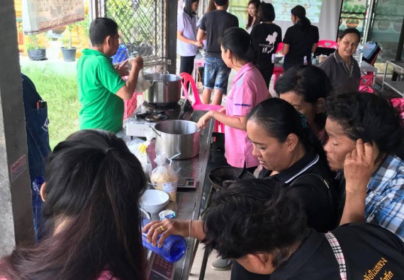 ภาพกิจกรรม โปรแกรมวิชาวิทยาศาสตร์และเทคโนโลยีการอาหาร จัดการอบรมเชิงปฏิบัติการเพื่อถ่ายทอดผลงานวิจัยสู่การพัฒนาชุมชน
