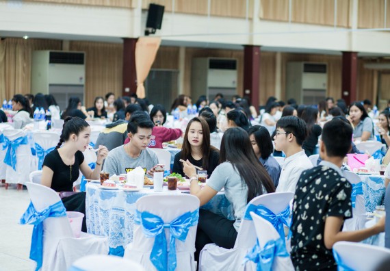 ภาพกิจกรรม คณะวิทยาศาสตร์และเทคโนโลยี จัดกิจกรรม goodbye senior'56 คณะวิทยาศาสตร์และเทคโนโลยี