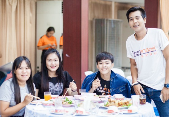 ภาพกิจกรรม คณะวิทยาศาสตร์และเทคโนโลยี จัดกิจกรรม goodbye senior'56 คณะวิทยาศาสตร์และเทคโนโลยี