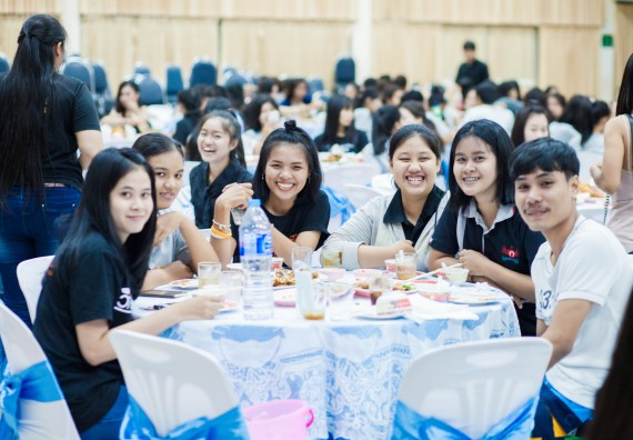 ภาพกิจกรรม คณะวิทยาศาสตร์และเทคโนโลยี จัดกิจกรรม goodbye senior'56 คณะวิทยาศาสตร์และเทคโนโลยี