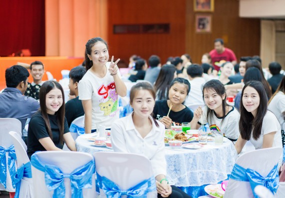 ภาพกิจกรรม คณะวิทยาศาสตร์และเทคโนโลยี จัดกิจกรรม goodbye senior'56 คณะวิทยาศาสตร์และเทคโนโลยี