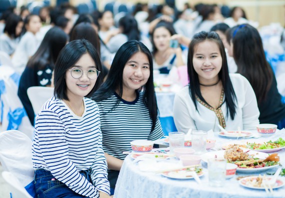 ภาพกิจกรรม คณะวิทยาศาสตร์และเทคโนโลยี จัดกิจกรรม goodbye senior'56 คณะวิทยาศาสตร์และเทคโนโลยี