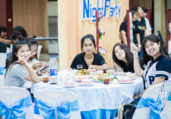 ภาพกิจกรรม คณะวิทยาศาสตร์และเทคโนโลยี จัดกิจกรรม goodbye senior'56 คณะวิทยาศาสตร์และเทคโนโลยี