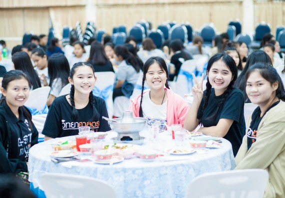 ภาพกิจกรรม คณะวิทยาศาสตร์และเทคโนโลยี จัดกิจกรรม goodbye senior'56 คณะวิทยาศาสตร์และเทคโนโลยี