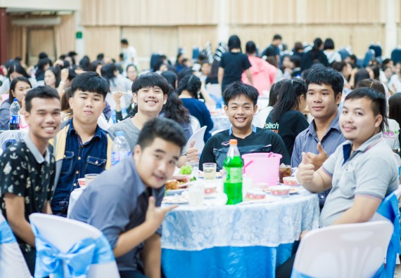 ภาพกิจกรรม คณะวิทยาศาสตร์และเทคโนโลยี จัดกิจกรรม goodbye senior'56 คณะวิทยาศาสตร์และเทคโนโลยี