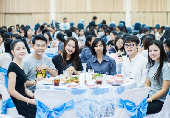 ภาพกิจกรรม คณะวิทยาศาสตร์และเทคโนโลยี จัดกิจกรรม goodbye senior'56 คณะวิทยาศาสตร์และเทคโนโลยี