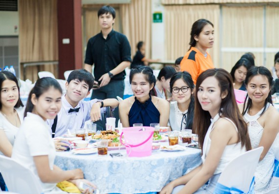 ภาพกิจกรรม คณะวิทยาศาสตร์และเทคโนโลยี จัดกิจกรรม goodbye senior'56 คณะวิทยาศาสตร์และเทคโนโลยี