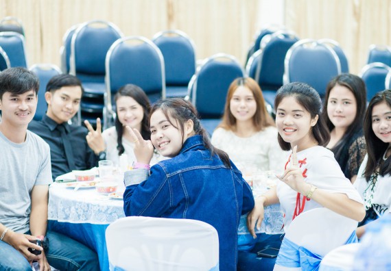 ภาพกิจกรรม คณะวิทยาศาสตร์และเทคโนโลยี จัดกิจกรรม goodbye senior'56 คณะวิทยาศาสตร์และเทคโนโลยี